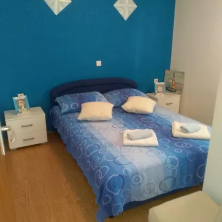Iva Apartment Pag Town